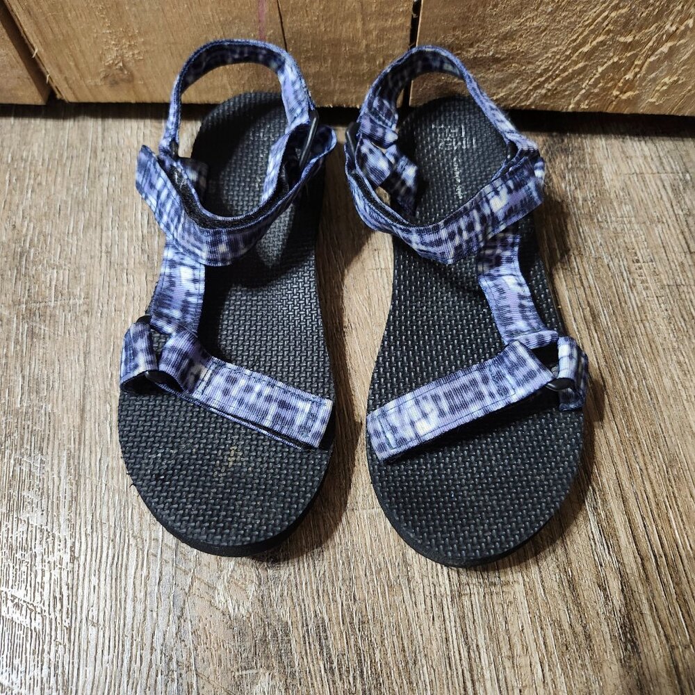 time n tru girls hook and loop sandals size 7? see description